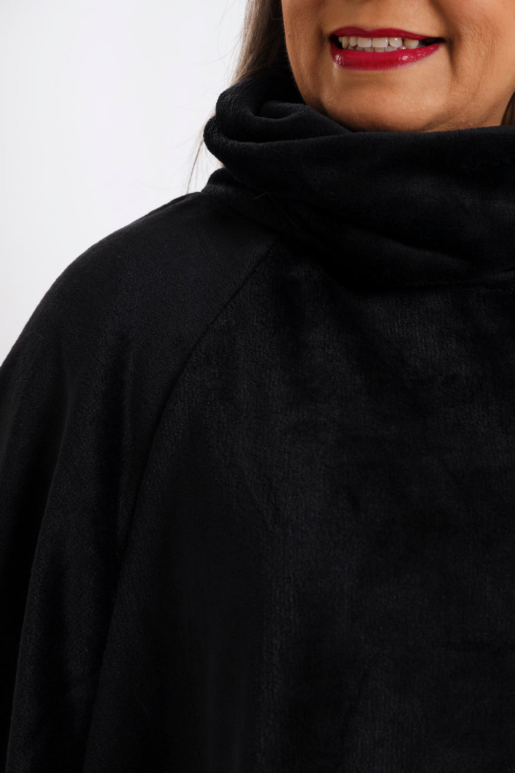 Pansy Poncho- Black
