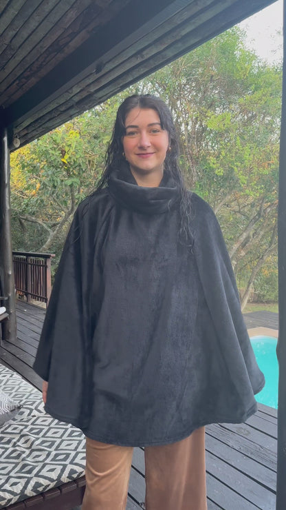 Pansy Poncho- Black